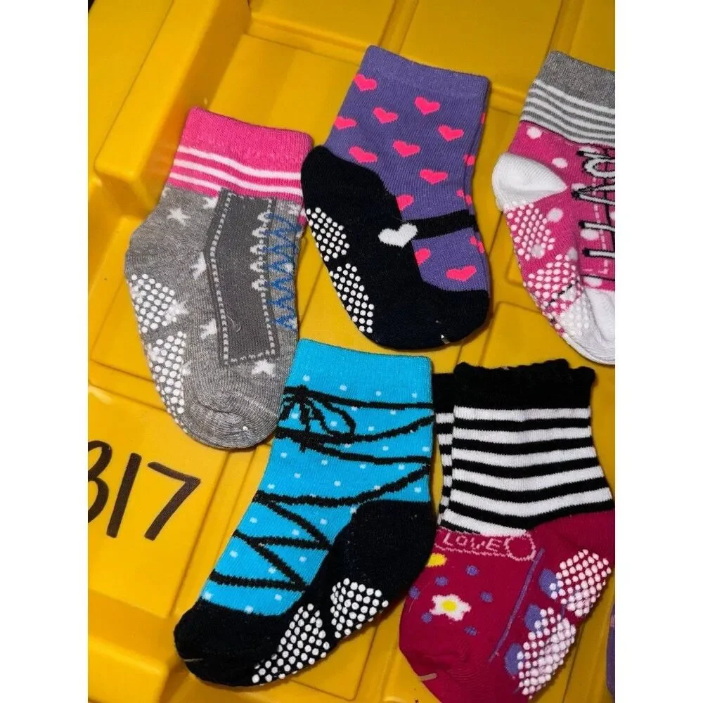 6 pairs of baby girl socks B18